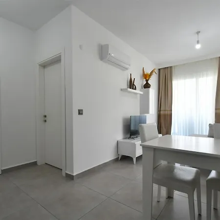 0032 Exodus Comfortable Furnished Flat In A Well-equipped Residential Complex דירה אלאניה