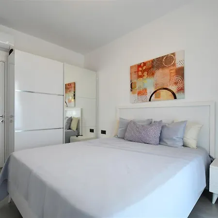 0032 Exodus Comfortable Furnished Flat In A Well-equipped Residential Complex * אלאניה
