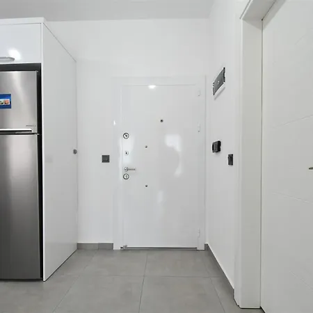 0032 Exodus Comfortable Furnished Flat In A Well-equipped Residential Complex דירה